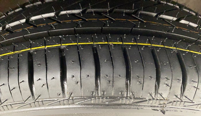 2017 Maruti Alto K10 VXI (O) AMT, Petrol, Automatic, 39,320 km, Right Front Tyre Tread