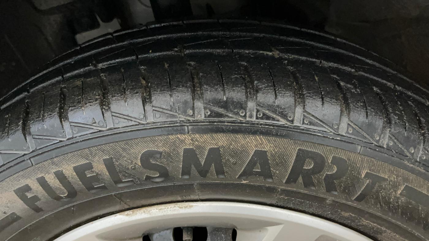 2020 Renault Kwid RXT 1.0, Petrol, Manual, 50,399 km, Left Front Tyre Tread