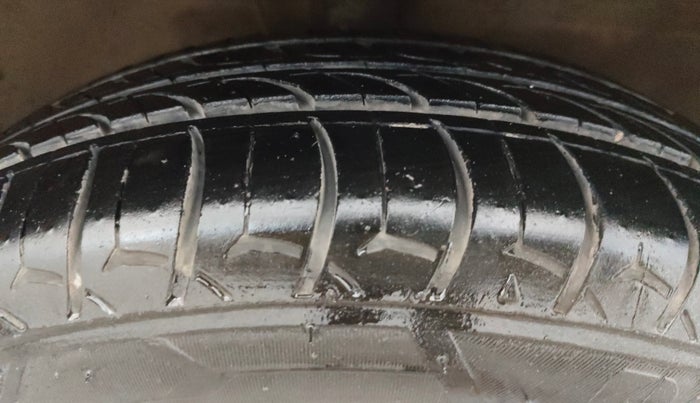 2017 Maruti Wagon R 1.0 VXI AMT, Petrol, Automatic, 89,064 km, Right Front Tyre Tread