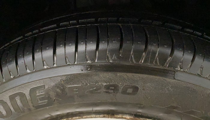 2021 Tata ALTROZ XE PETROL, Petrol, Manual, 58,242 km, Right Front Tyre Tread