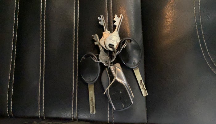 2021 Tata ALTROZ XE PETROL, Petrol, Manual, 58,242 km, Key Close Up