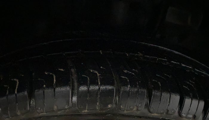 2017 Tata Tiago XE PETROL, Petrol, Manual, 44,720 km, Right Front Tyre Tread