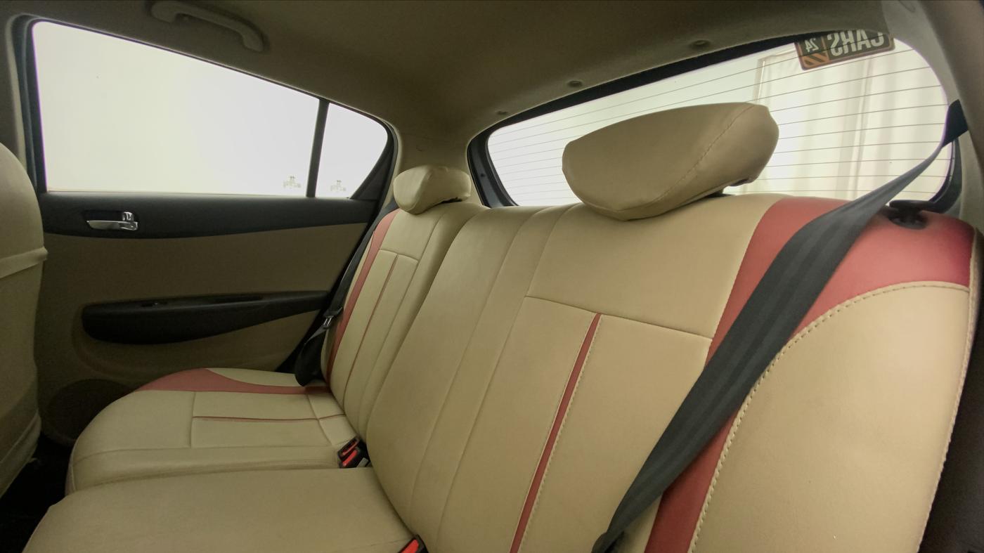 2012 Hyundai i20 SPORTZ 1.2, Petrol, Manual, 38,261 km, Right Side Rear Door Cabin