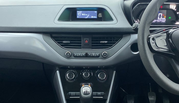 2022 Tata NEXON XM PETROL, Petrol, Manual, 3,903 km, Air Conditioner