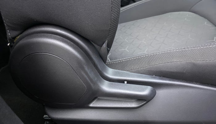 2022 Tata NEXON XM PETROL, Petrol, Manual, 3,903 km, Driver Side Adjustment Panel