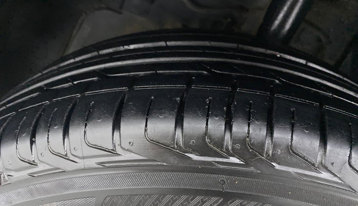 2022 Tata NEXON XM PETROL, Petrol, Manual, 3,903 km, Left Front Tyre Tread