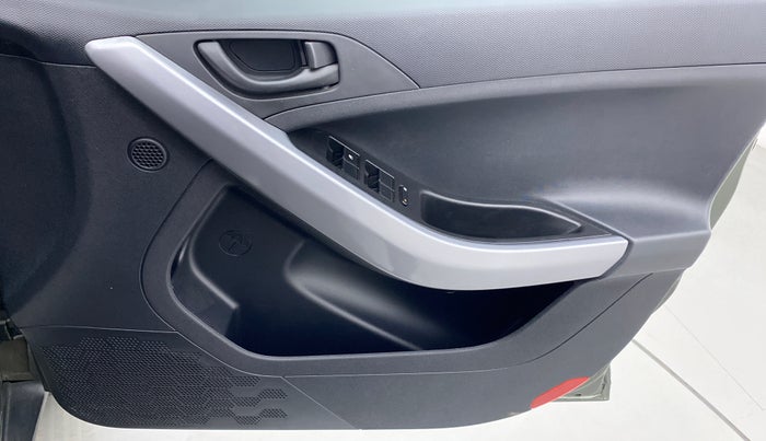 2022 Tata NEXON XM PETROL, Petrol, Manual, 3,903 km, Driver Side Door Panels Control