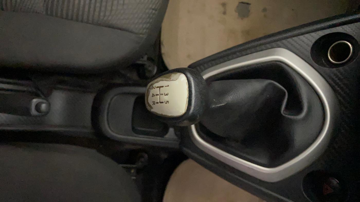 2019 Datsun Go T(O), Petrol, Manual, 81,184 km, Gear Lever