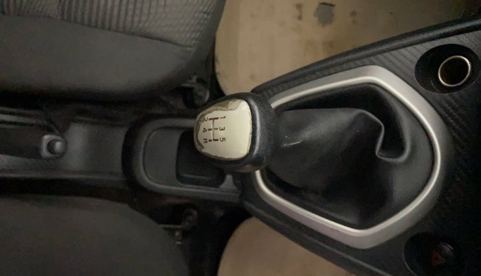 2019 Datsun Go T(O), Petrol, Manual, 81,181 km, Gear Lever