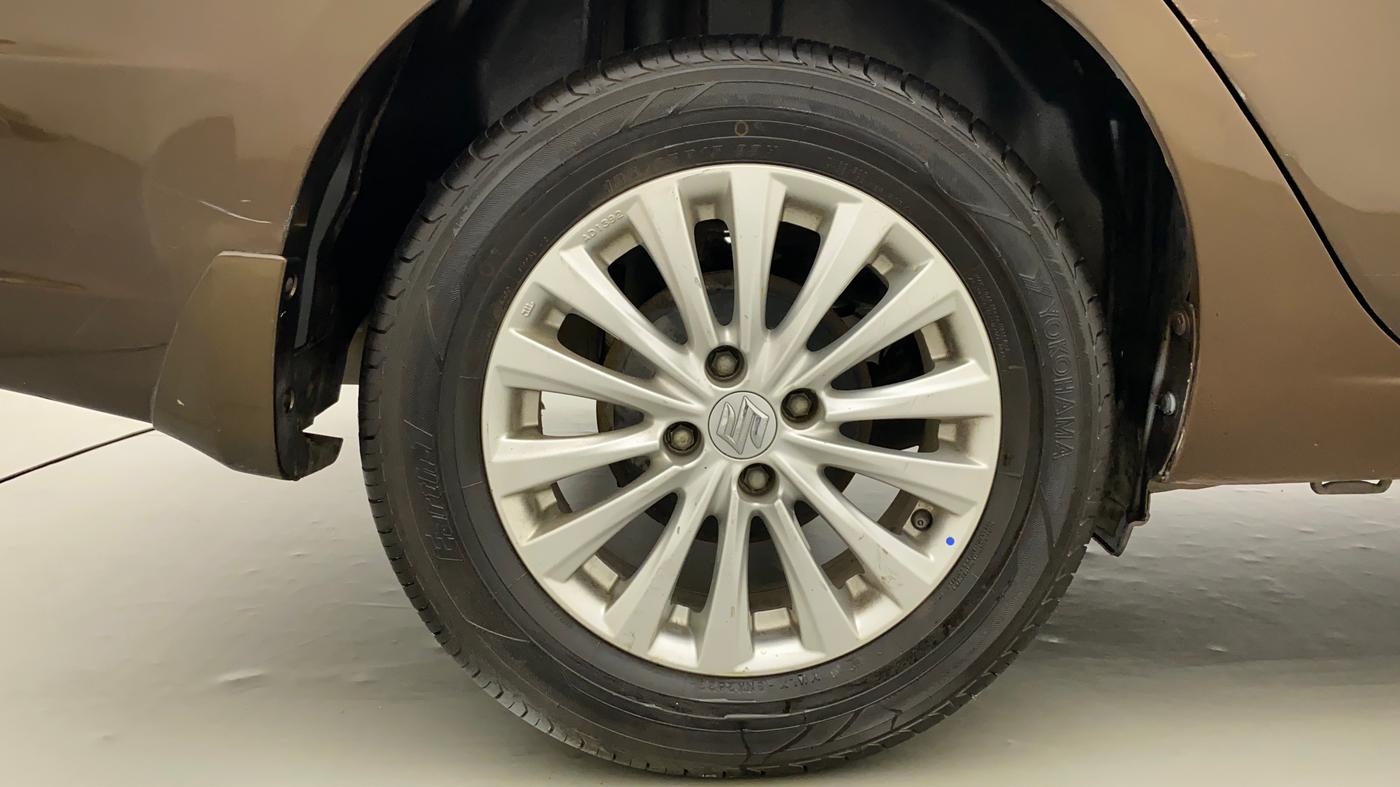 2014 Maruti Ciaz ZXI, Petrol, Manual, 70,714 km, Right Rear Wheel