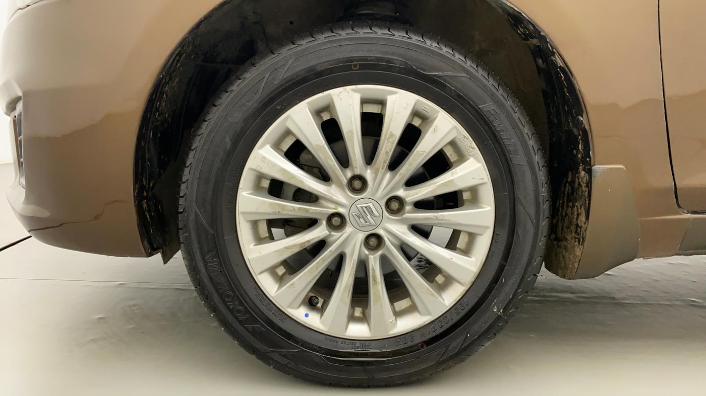 2014 Maruti Ciaz ZXI, Petrol, Manual, 70,714 km, Left Front Wheel