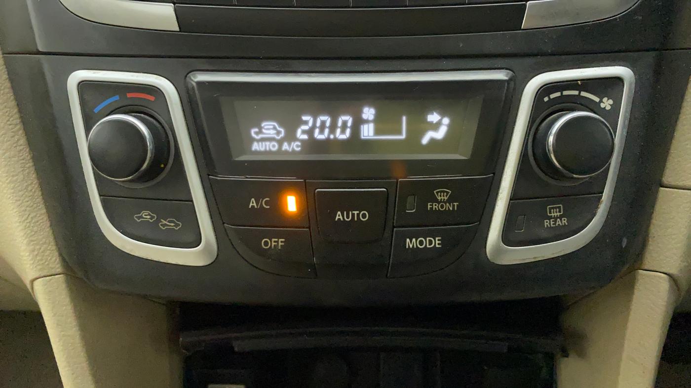 2014 Maruti Ciaz ZXI, Petrol, Manual, 70,714 km, Automatic Climate Control