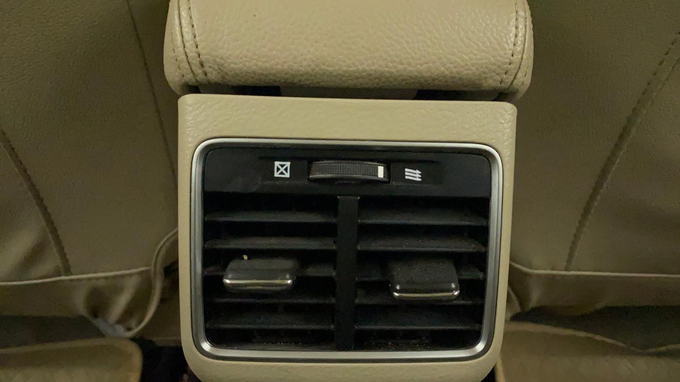2014 Maruti Ciaz ZXI, Petrol, Manual, 70,714 km, Rear AC Vents