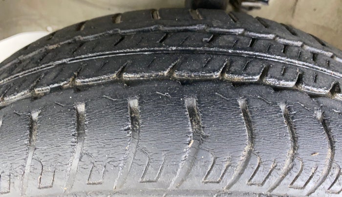 2010 Maruti Wagon R 1.0 VXI, Petrol, Manual, 15,588 km, Left Front Tyre Tread