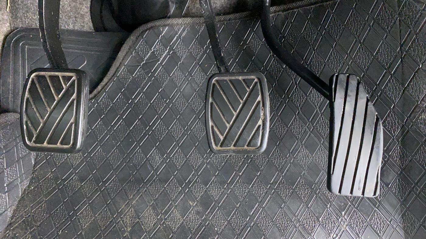 2010 Maruti Wagon R 1.0 VXI, Petrol, Manual, 15,588 km, Pedals