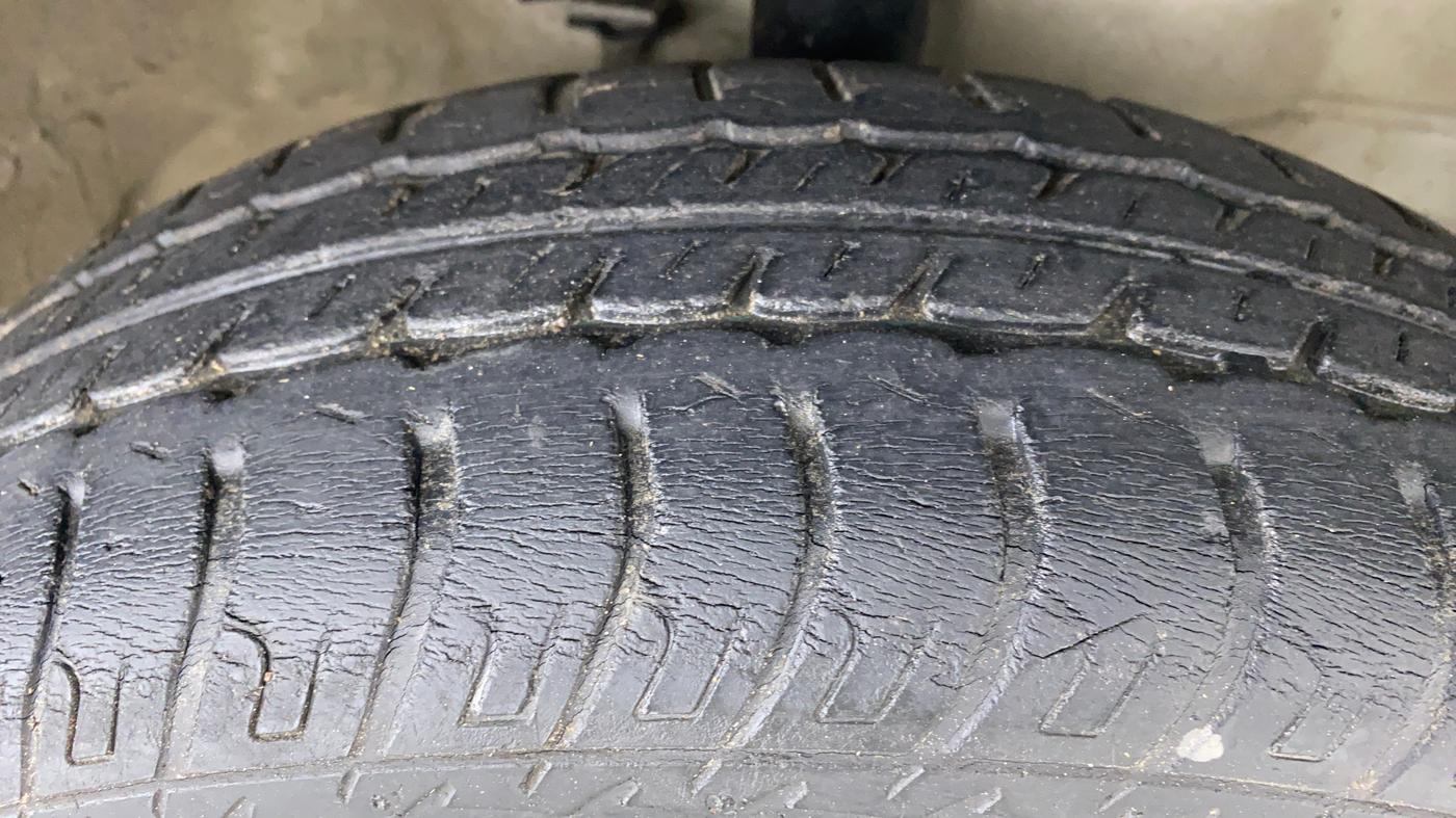 2010 Maruti Wagon R 1.0 VXI, Petrol, Manual, 15,588 km, Right Front Tyre Tread