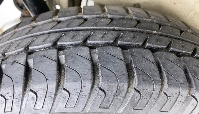 2010 Maruti Wagon R 1.0 VXI, Petrol, Manual, 15,588 km, Right Rear Tyre Tread