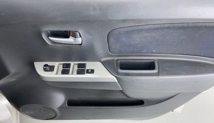 2010 Maruti Wagon R 1.0 VXI, Petrol, Manual, 15,588 km, Driver Side Door Panels Control