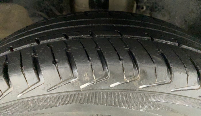 2018 Renault Kwid RXL, Petrol, Manual, 51,470 km, Right Front Tyre Tread