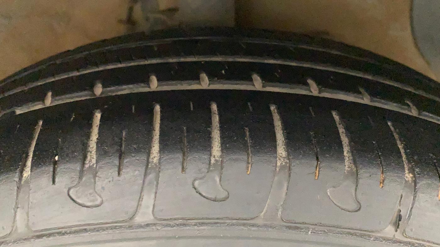 2015 Hyundai Xcent S 1.2, Petrol, Manual, 28,024 km, Right Front Tyre Tread