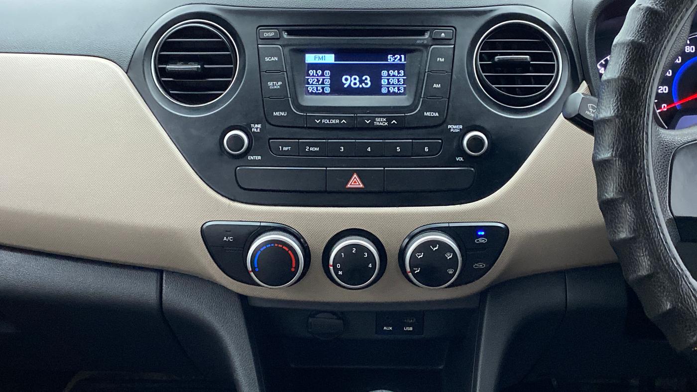 2013 Hyundai Grand i10 SPORTS 1.2 VTVT, Petrol, Manual, 31,165 km, Air Conditioner