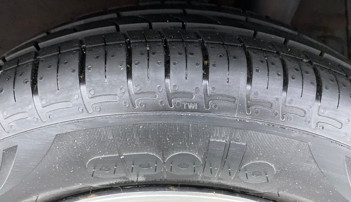 2013 Hyundai Grand i10 SPORTS 1.2 VTVT, Petrol, Manual, 31,165 km, Left Rear Tyre Tread