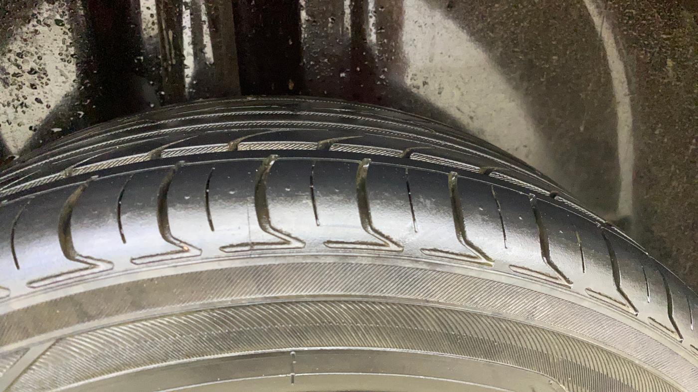 2013 Volkswagen Polo HIGHLINE1.2L, Petrol, Manual, 56,011 km, Right Rear Tyre Tread