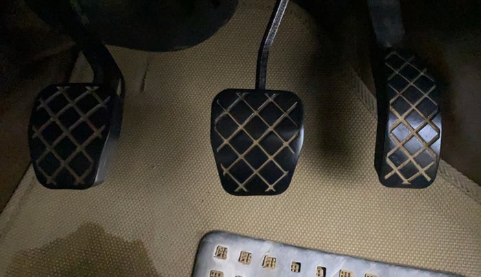 2013 Volkswagen Polo HIGHLINE1.2L, Petrol, Manual, 56,011 km, Pedals