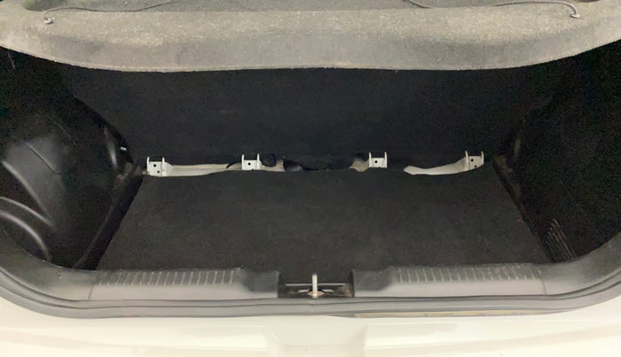 2022 Maruti Swift VXI, Petrol, Manual, 33,712 km, Boot Inside