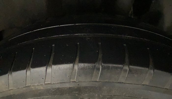 2022 Maruti Swift VXI, Petrol, Manual, 33,712 km, Left Rear Tyre Tread