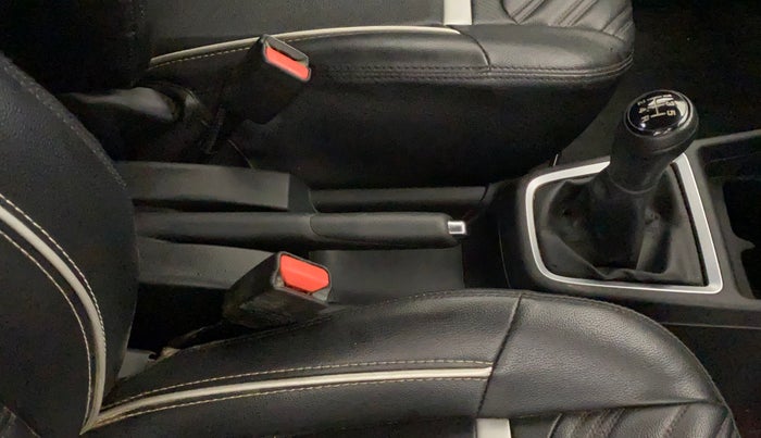2022 Maruti Swift VXI, Petrol, Manual, 33,712 km, Gear Lever