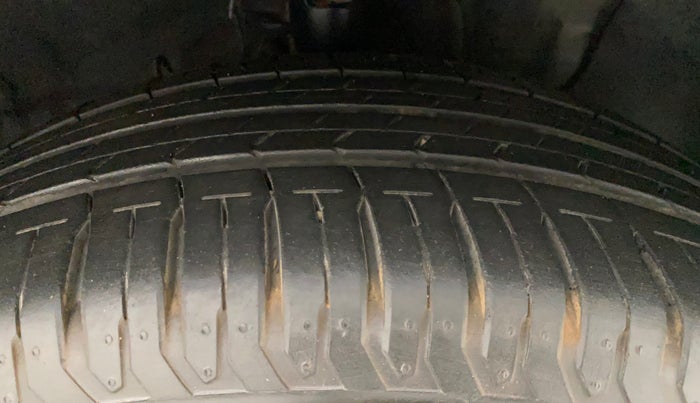 2022 Hyundai Verna SX 1.5 CRDI, Diesel, Manual, 15,764 km, Right Front Tyre Tread