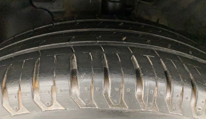 2022 Hyundai Verna SX 1.5 CRDI, Diesel, Manual, 15,764 km, Left Front Tyre Tread