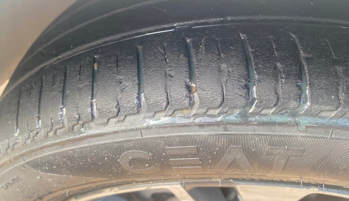 2017 Tata TIGOR XZ PETROL, Petrol, Manual, 65,195 km, Left Front Tyre Tread