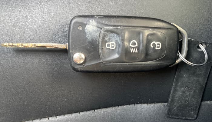 2017 Tata TIGOR XZ PETROL, Petrol, Manual, 65,195 km, Key Close Up