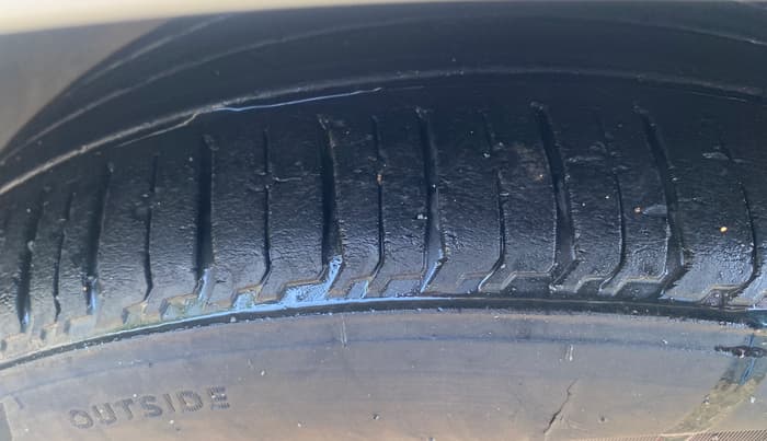 2017 Tata TIGOR XZ PETROL, Petrol, Manual, 65,195 km, Right Front Tyre Tread
