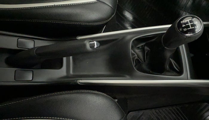 2016 Maruti Baleno DELTA PETROL 1.2, Petrol, Manual, 43,408 km, Gear Lever