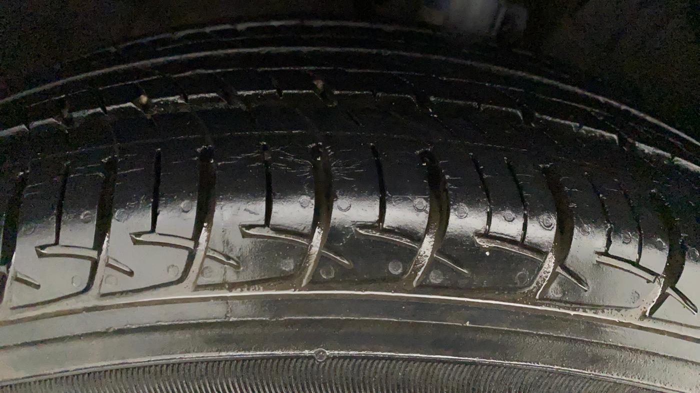 2016 Maruti Baleno DELTA PETROL 1.2, Petrol, Manual, 43,408 km, Right Rear Tyre Tread