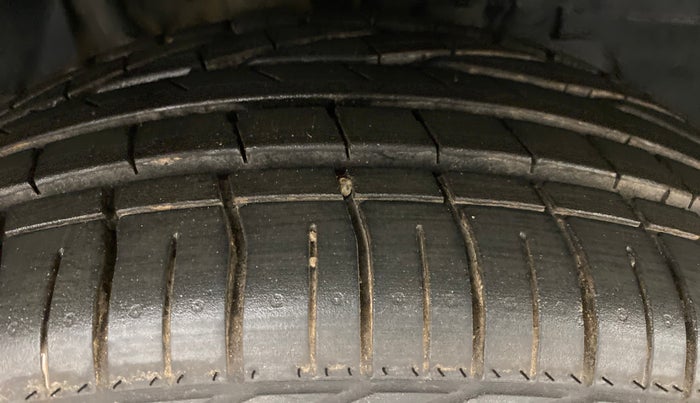 2019 Tata NEXON XZA + 1.2 PETROL A/T, Petrol, Automatic, 28,195 km, Right Front Tyre Tread