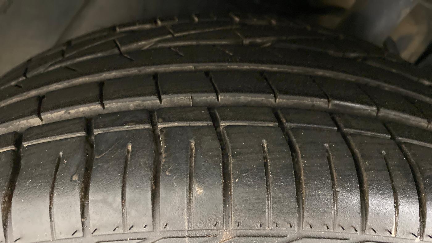 2019 Tata NEXON XZA + 1.2 PETROL A/T, Petrol, Automatic, 28,195 km, Left Front Tyre Tread