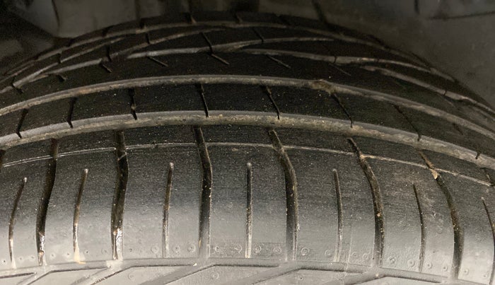 2019 Tata NEXON XZA + 1.2 PETROL A/T, Petrol, Automatic, 28,195 km, Right Rear Tyre Tread