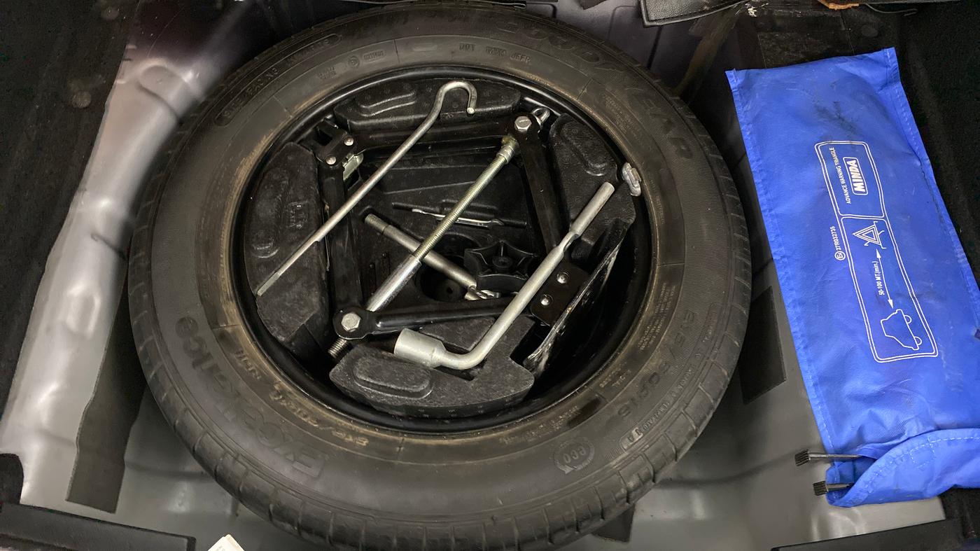 2019 Tata NEXON XZA + 1.2 PETROL A/T, Petrol, Automatic, 28,195 km, Spare Tyre