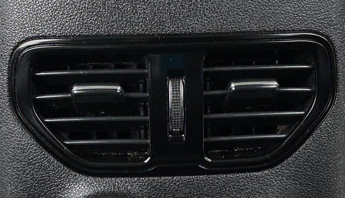 2018 Tata Hexa Varicor 400 XTA, Diesel, Automatic, 37,579 km, Rear AC Vents