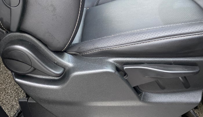 2018 Tata Hexa Varicor 400 XTA, Diesel, Automatic, 37,579 km, Driver Side Adjustment Panel
