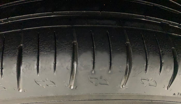 2022 Mahindra XUV700 AX 5 D MT 7 STR, Diesel, Manual, 69,334 km, Left Rear Tyre Tread