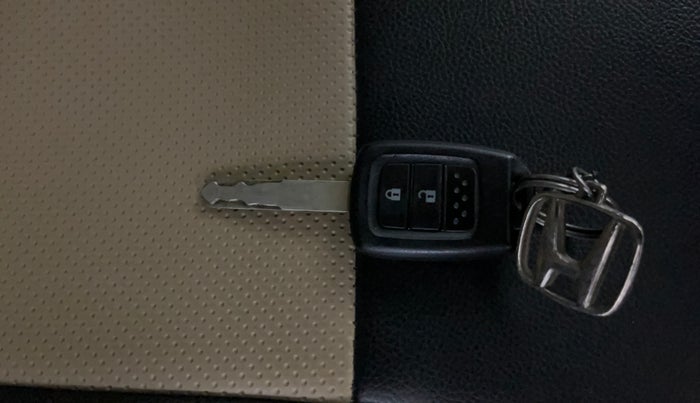 2019 Honda Amaze 1.2L I-VTEC S, Petrol, Manual, 39,756 km, Key Close Up