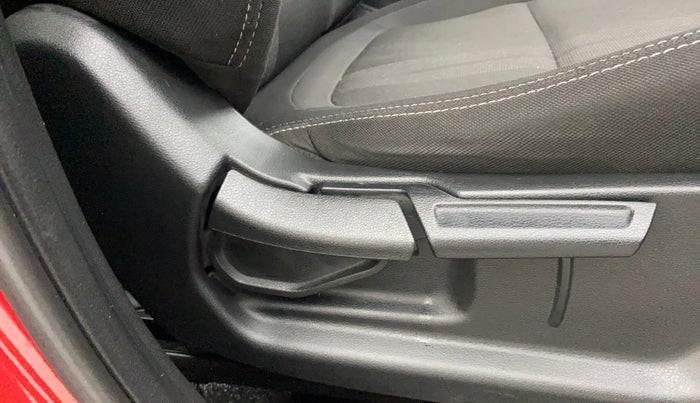 2020 Hyundai VENUE SX PLUS 1.0 TURBO DCT, Petrol, Automatic, 17,031 km, Driver Side Adjustment Panel