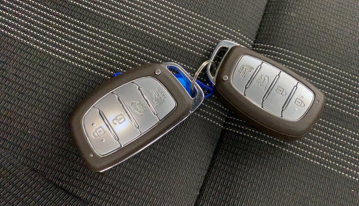2020 Hyundai VENUE SX PLUS 1.0 TURBO DCT, Petrol, Automatic, 17,031 km, Key Close Up