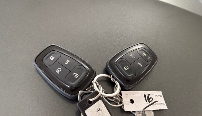 2023 Tata ALTROZ XTA, Petrol, Automatic, 28,205 km, Key Close Up