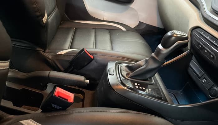 2023 Tata ALTROZ XTA, Petrol, Automatic, 28,205 km, Gear Lever